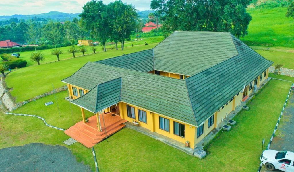 Mountains Of The Moon Hotel Fort Portal Exterior photo