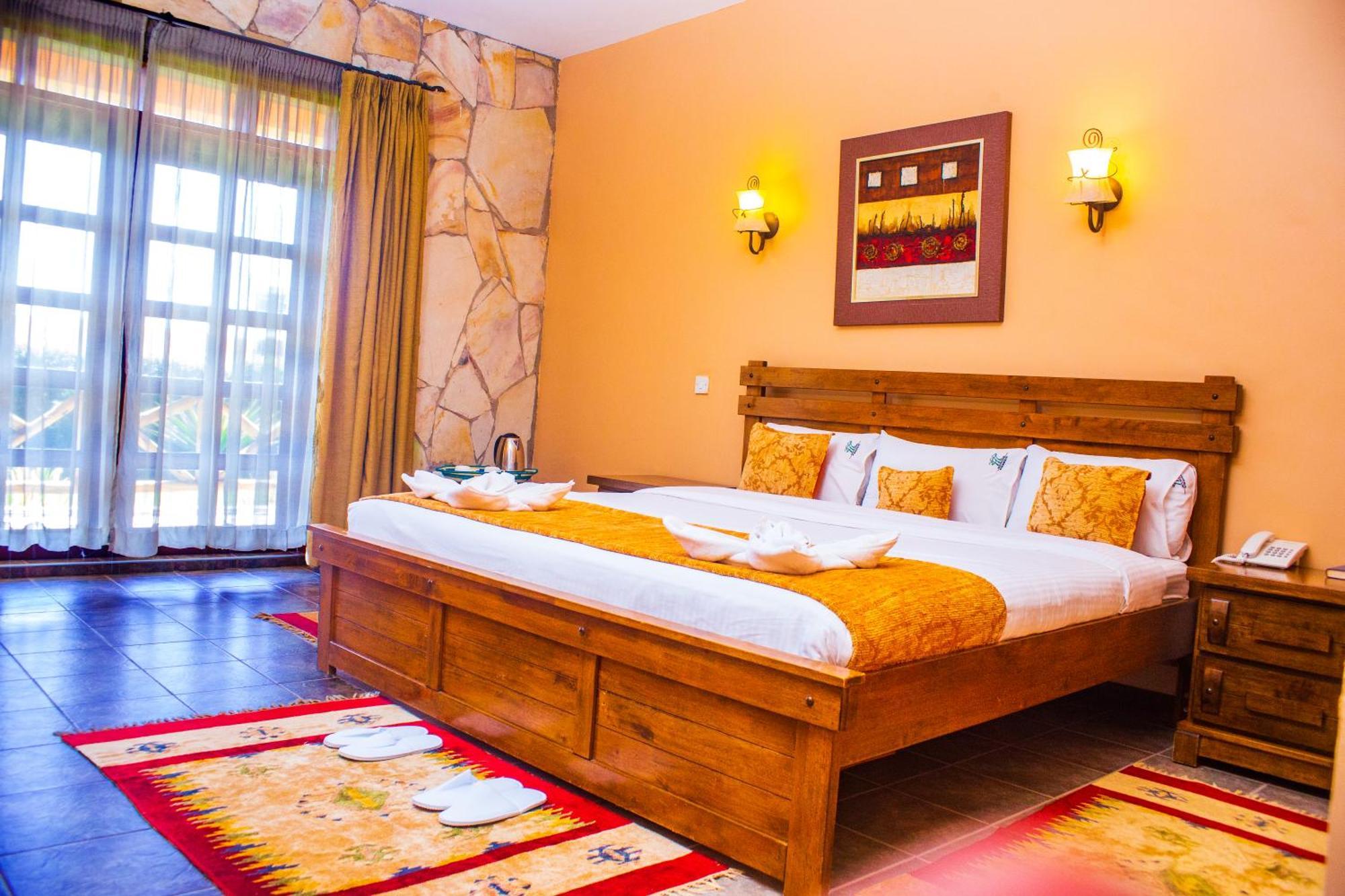 Mountains Of The Moon Hotel Fort Portal Exterior photo