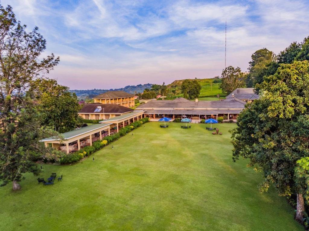 Mountains Of The Moon Hotel Fort Portal Exterior photo