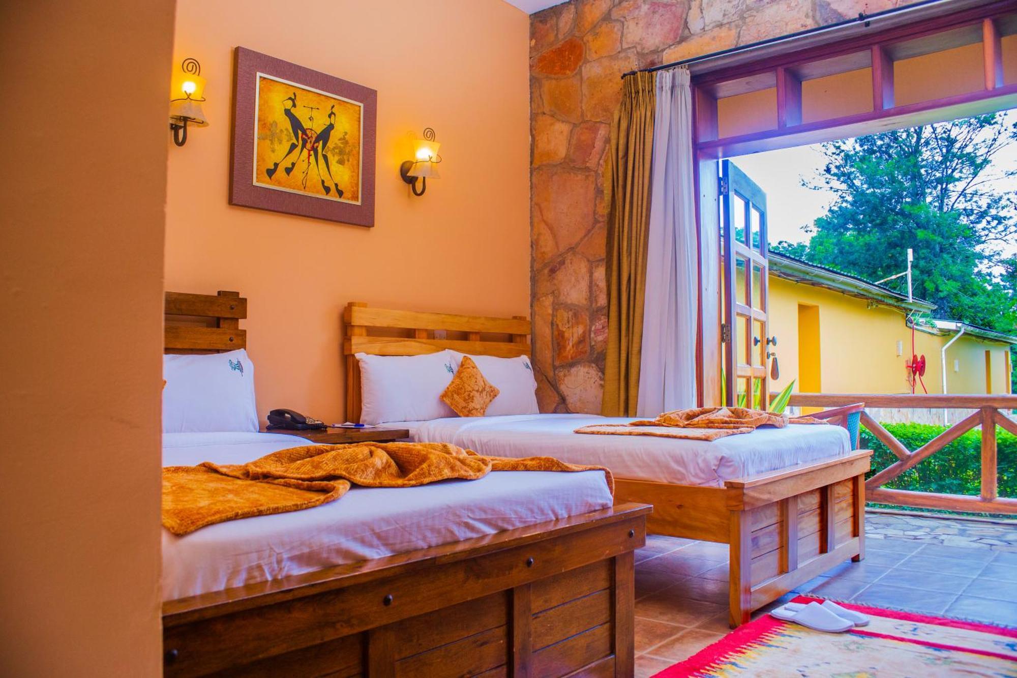 Mountains Of The Moon Hotel Fort Portal Exterior photo