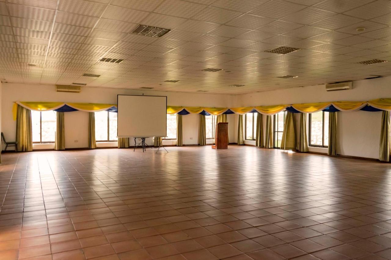 Mountains Of The Moon Hotel Fort Portal Exterior photo