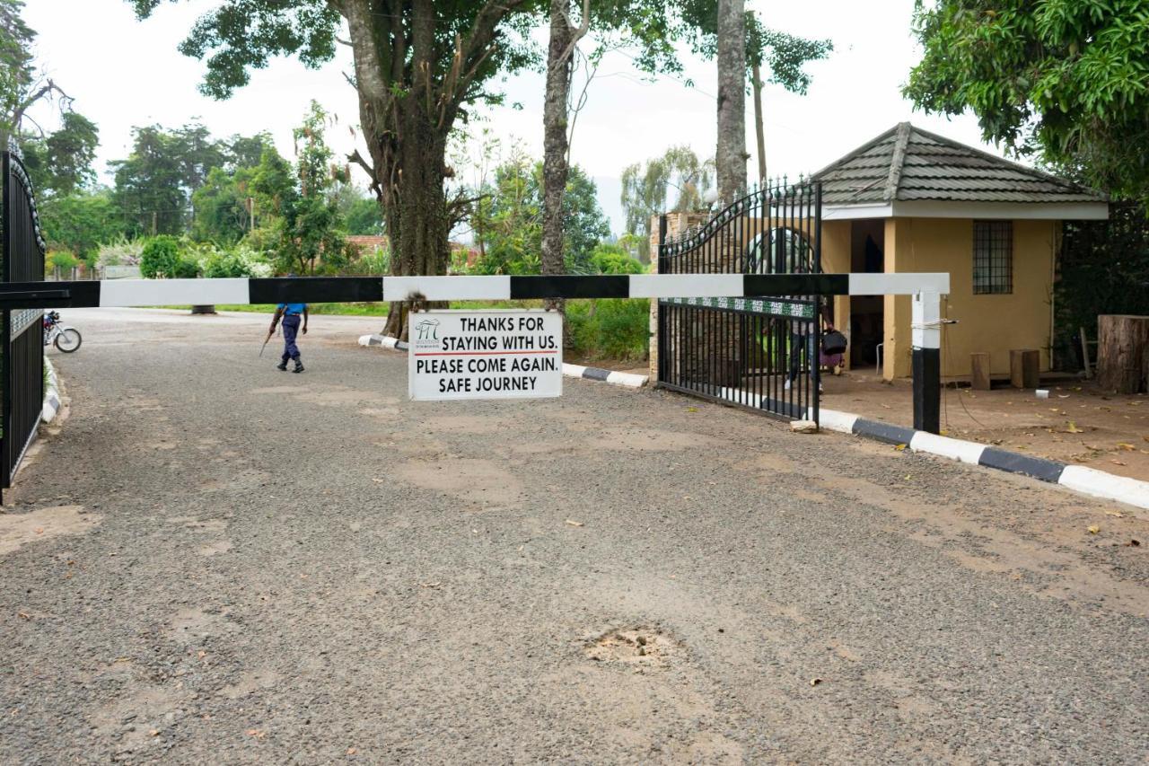Mountains Of The Moon Hotel Fort Portal Exterior photo