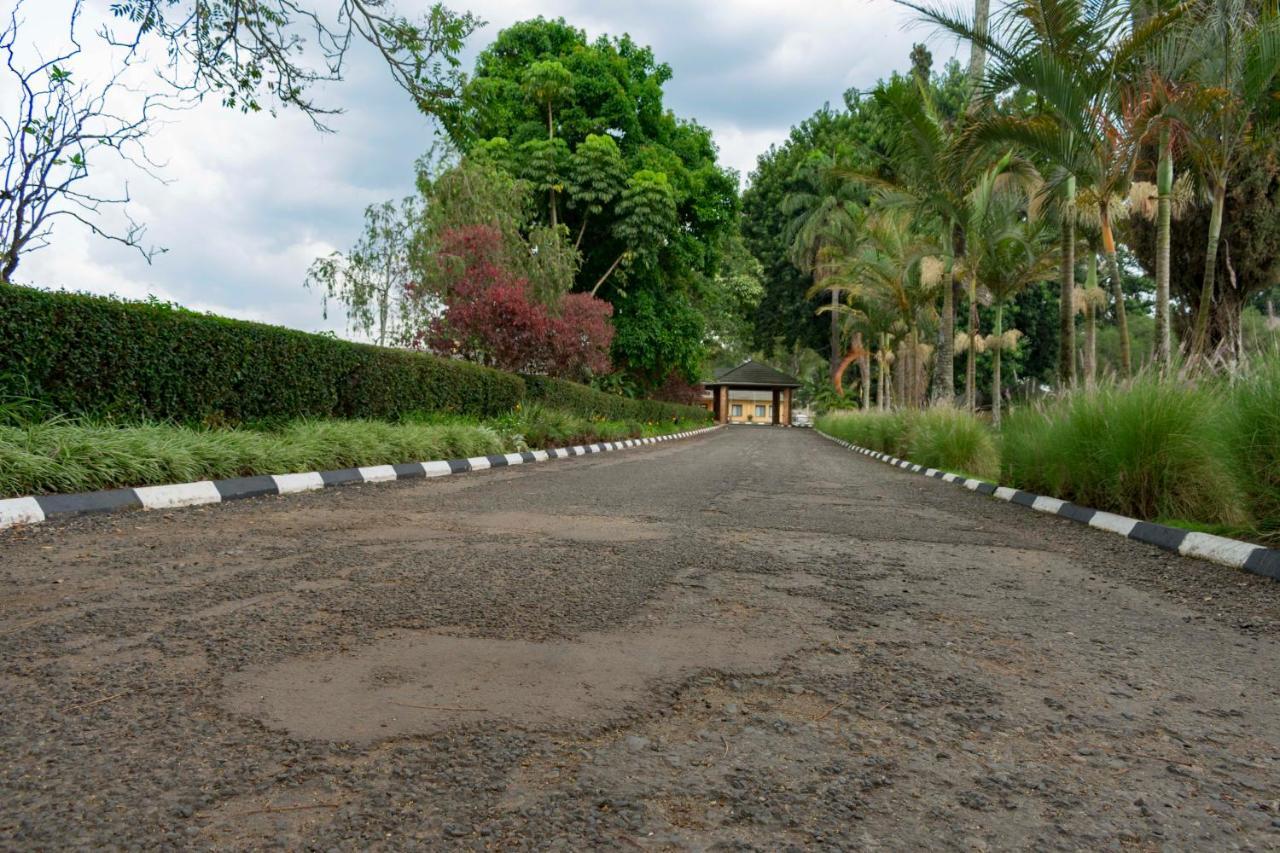 Mountains Of The Moon Hotel Fort Portal Exterior photo
