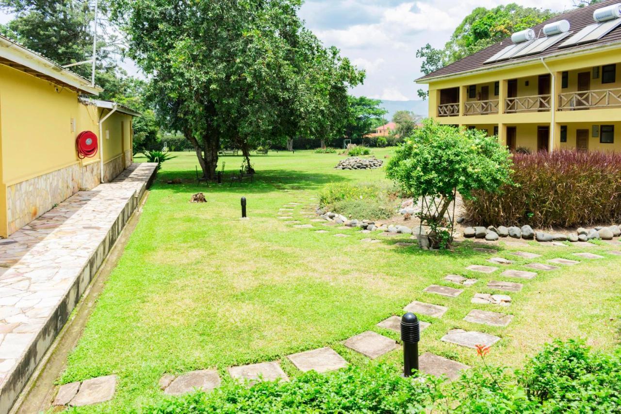 Mountains Of The Moon Hotel Fort Portal Exterior photo