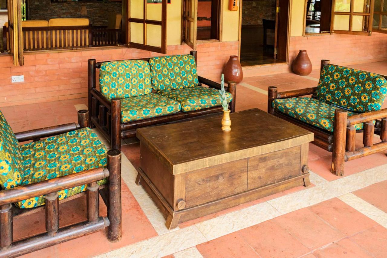 Mountains Of The Moon Hotel Fort Portal Exterior photo