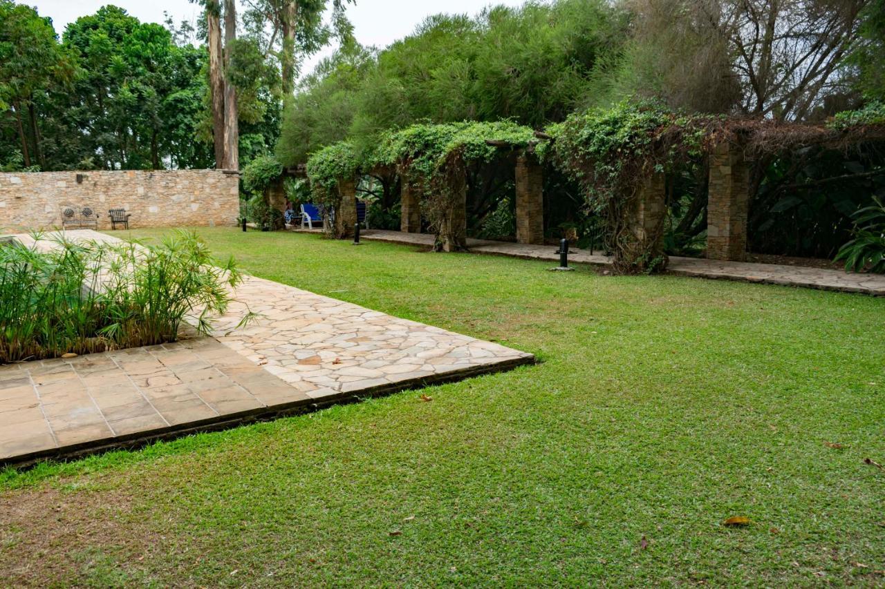 Mountains Of The Moon Hotel Fort Portal Exterior photo
